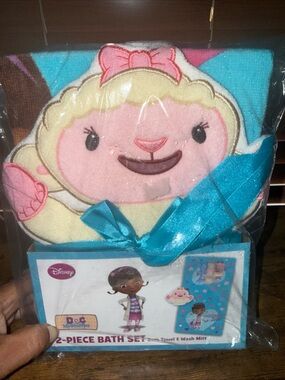 Disney Doc McStuffins Blue & Pink Hooded Bath Towel Set